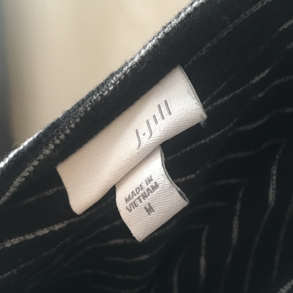 Black and White Stripped Tunic - Picture 3 of 3